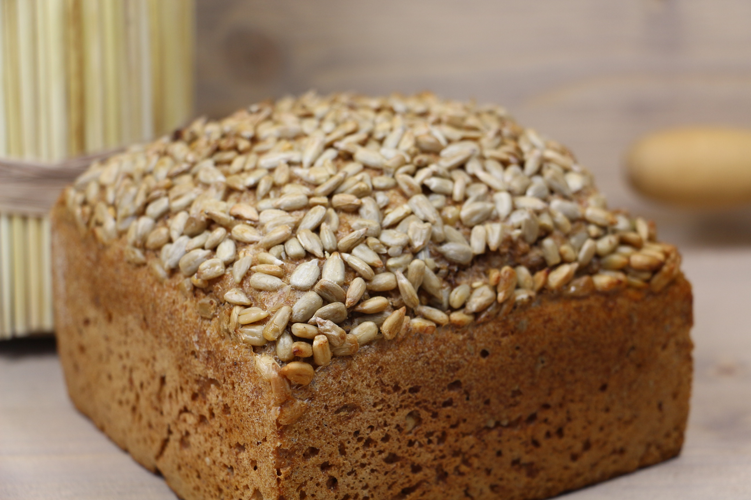 Bio-Dinkelsonnenblumenbrot - Laib